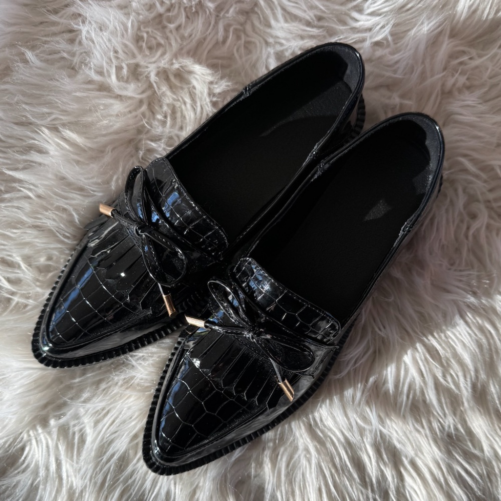 Super cute LOAFERS! (Like new!)